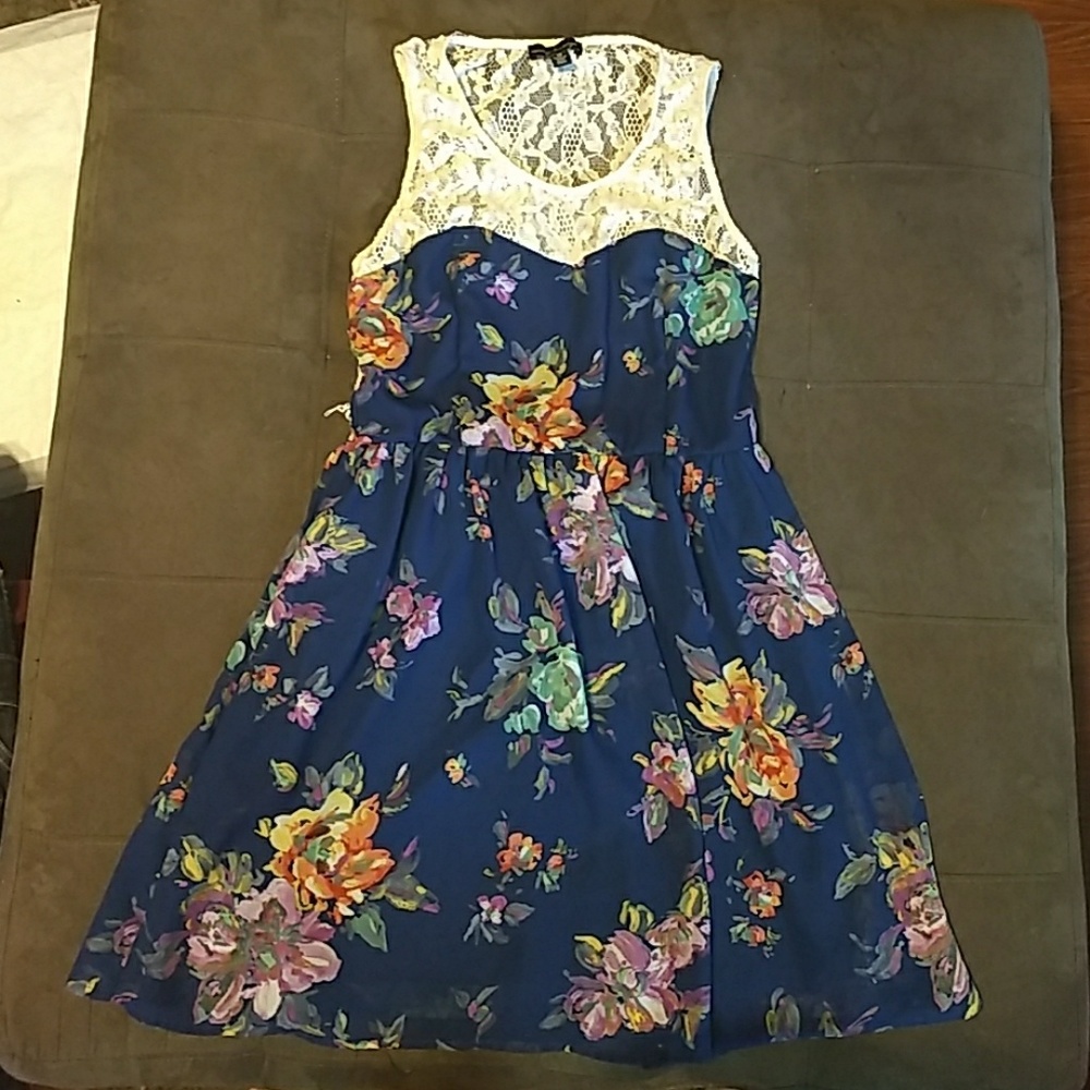 City Triangles Floral Lace Dress